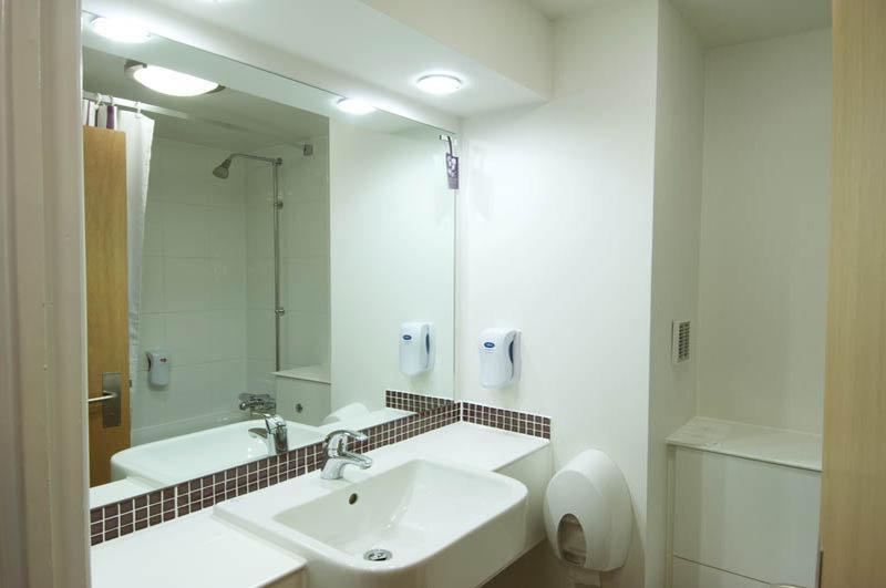 Premier Inn Хънтингдън Екстериор снимка