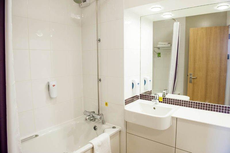 Premier Inn Хънтингдън Екстериор снимка