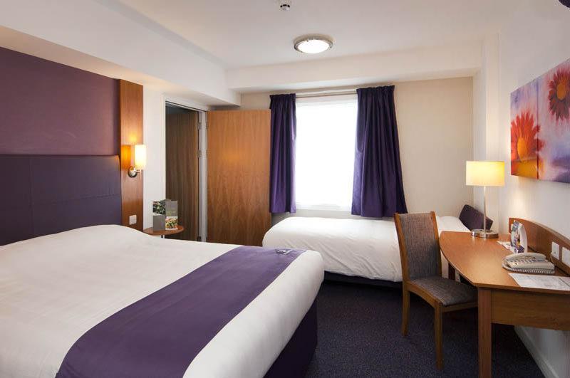 Premier Inn Хънтингдън Екстериор снимка
